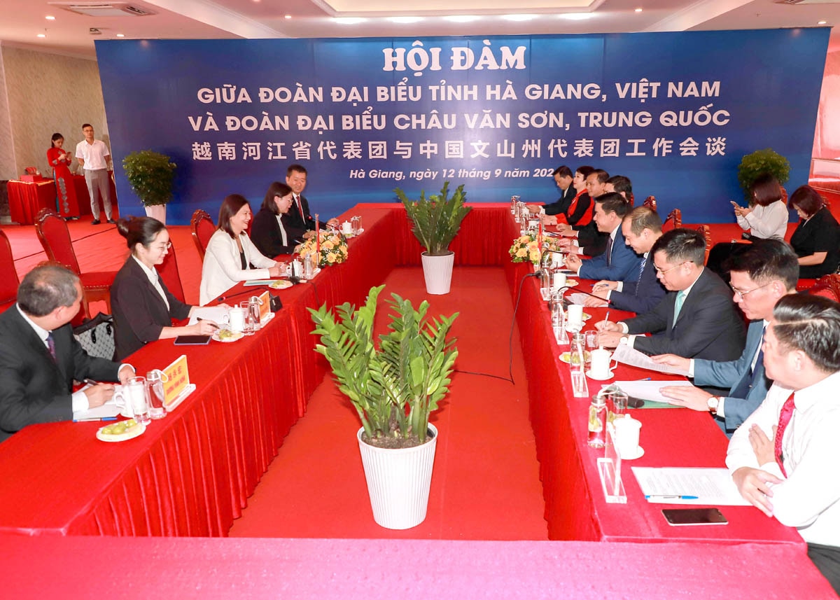 Toàn cảnh buổi hội đàm.