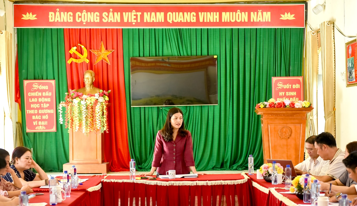 Đoàn công tác làm việc làm việc với Ban Thường vụ Đảng ủy xã Bản Phùng, huyện Hoàng Su Phì.