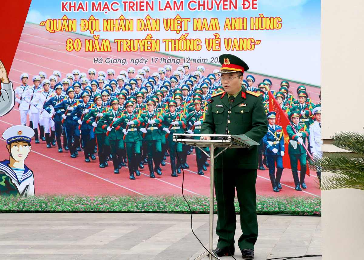 Lãnh đạo Bộ CHQS tỉnh phát biểu khai mạc.