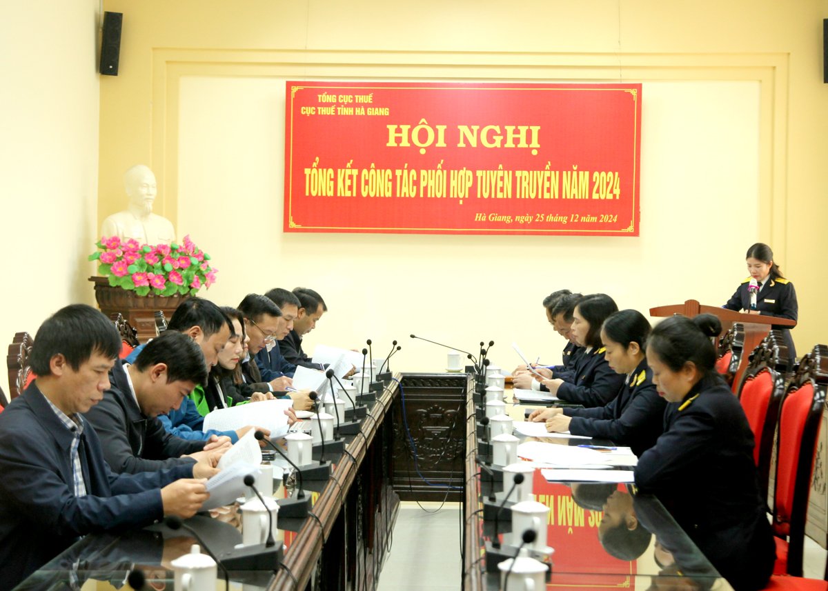 Toàn cảnh hội nghị.