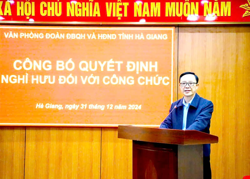 Phó Bí thư Thường trực Tỉnh ủy, Chủ tịch HĐND tỉnh Thào Hồng Sơn phát biểu tại lễ công bố.