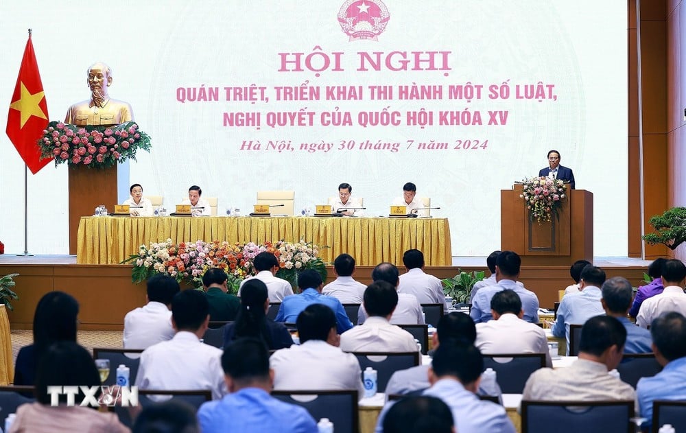 Thủ tướng Phạm Minh Chính chủ trì Hội nghị quán triệt, triển khai thi hành một số Luật, Nghị quyết của Quốc hội khóa 15. (Ảnh: Dương Giang/TTXVN)