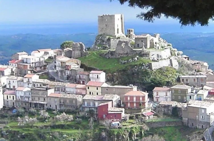 lang-belcastro-italy.jpg