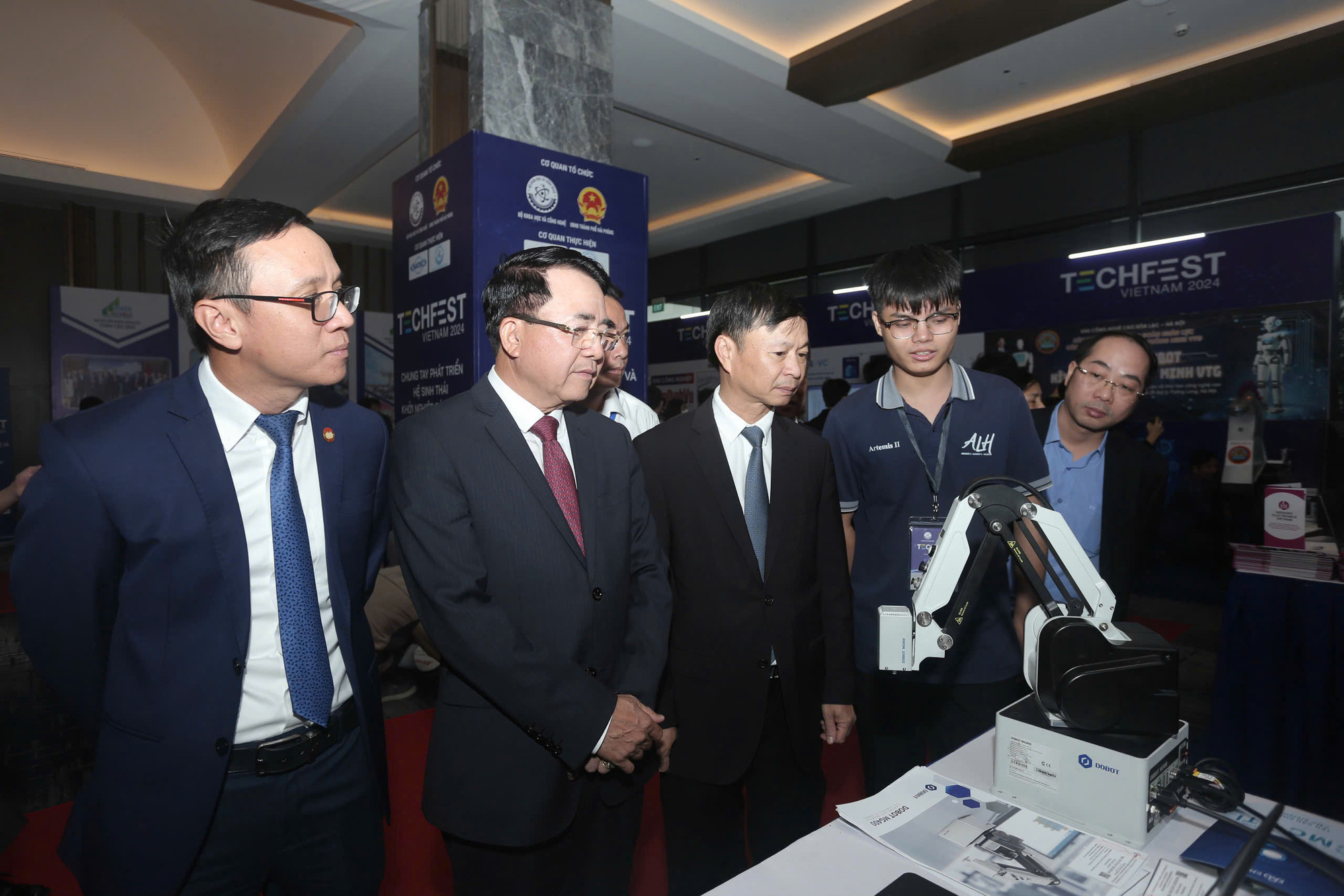 Hơn 10.000 lượt người dự Techfest Vietnam 2024 - Ảnh 1.