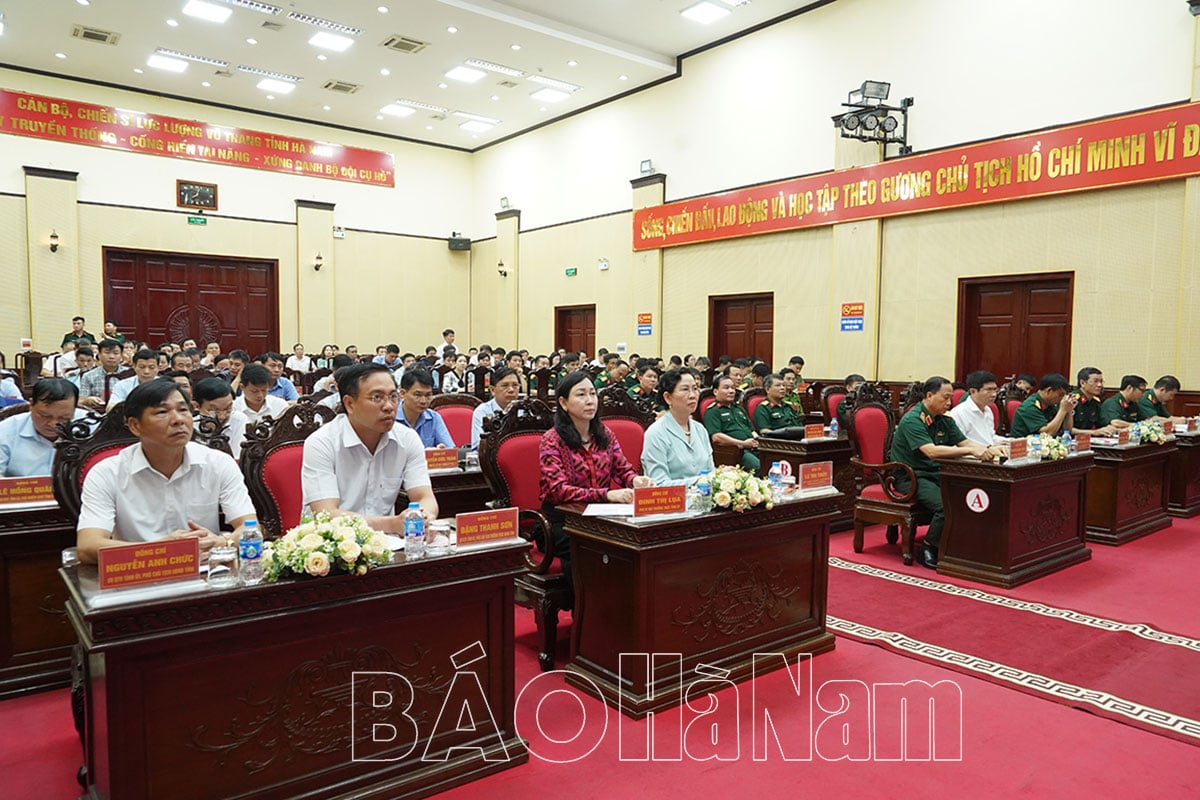 The Provincial Military Training Exercise Organizing Committee trains and fosters cadres participating in the exercise.