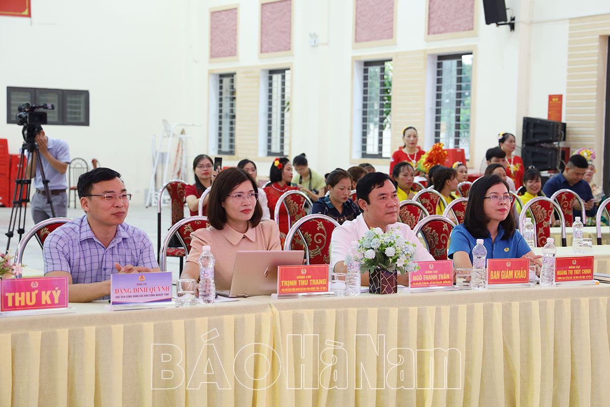 คนงานเกือบ 300 คนเข้าร่วมรอบแรกของการแสดงศิลปะการร้องเพลงของคนงานประจำปี 2023