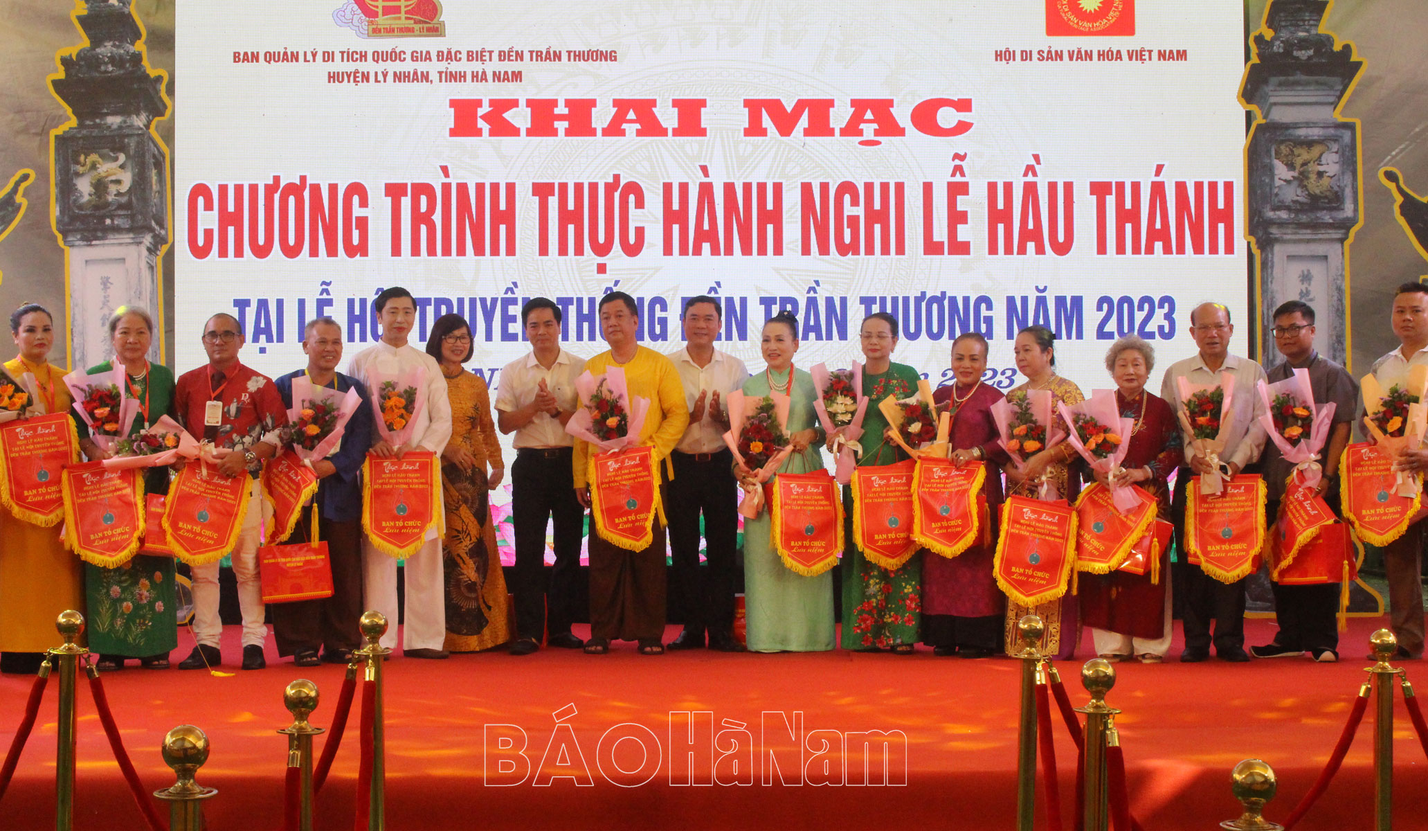 Khai mạc chương trình Thực hành nghi lễ hầu Thánh đền Trần Thương năm 2023