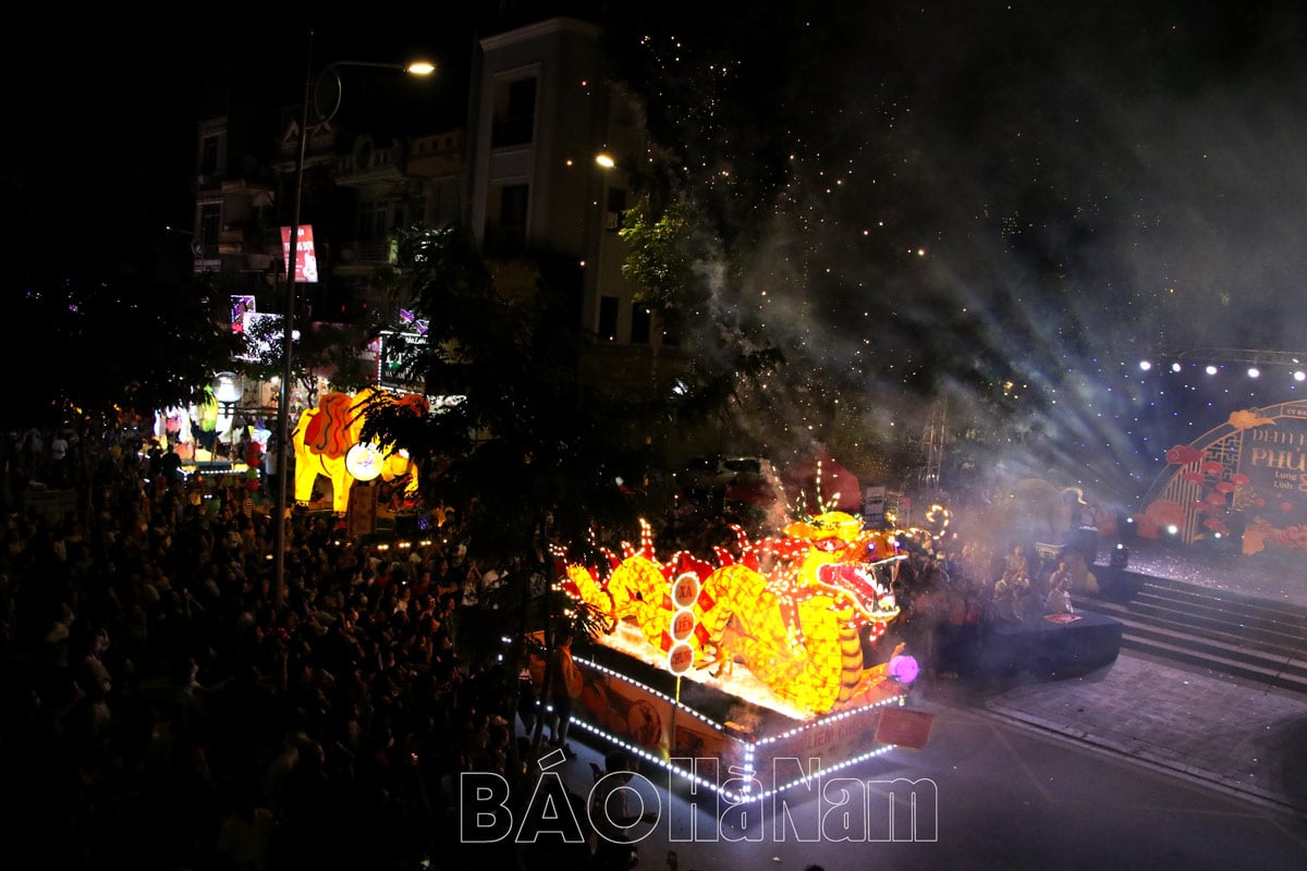 Impressive moments at the award ceremony of the 2023 City Mid-Autumn Festival Lantern Competition