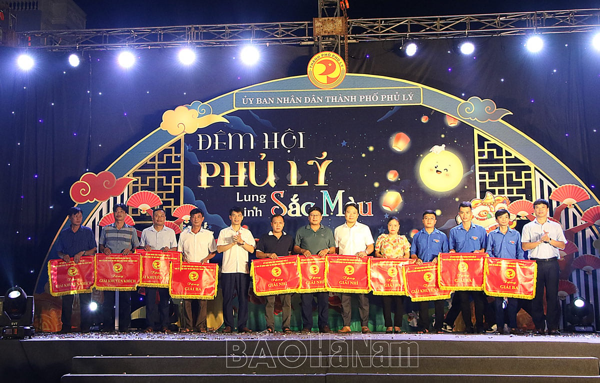 Impressive moments at the award ceremony of the 2023 City Mid-Autumn Festival Lantern Competition