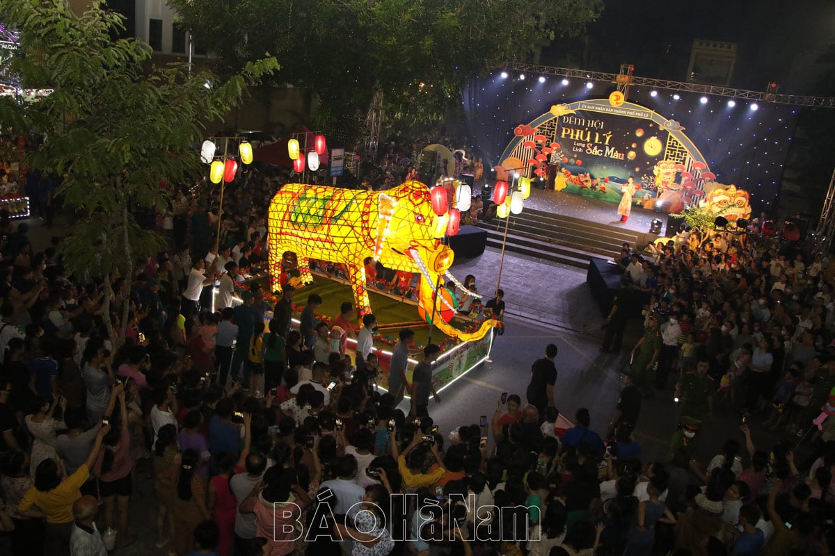 Impressive moments at the award ceremony of the 2023 City Mid-Autumn Festival Lantern Competition