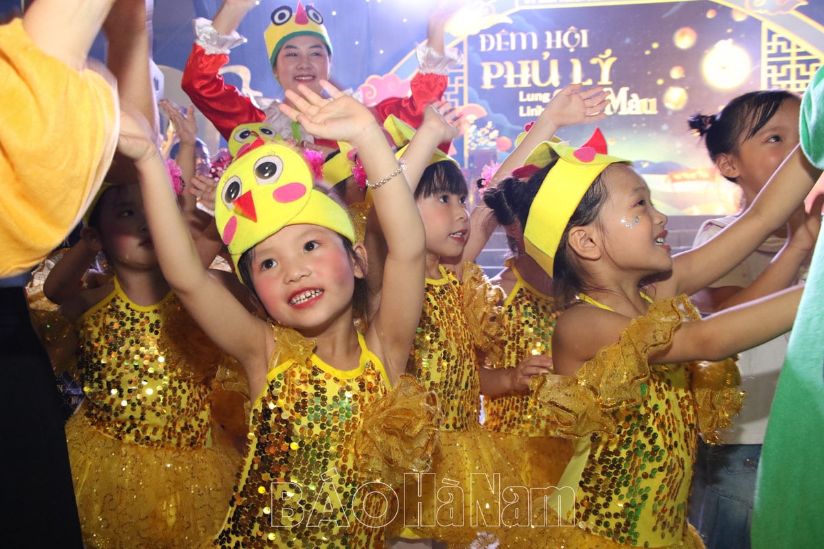 Impressive moments at the award ceremony of the 2023 City Mid-Autumn Festival Lantern Competition