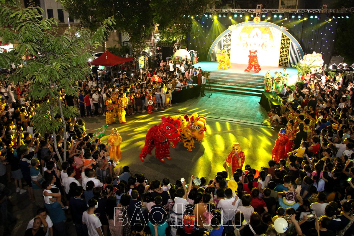 Impressive moments at the award ceremony of the 2023 City Mid-Autumn Festival Lantern Competition