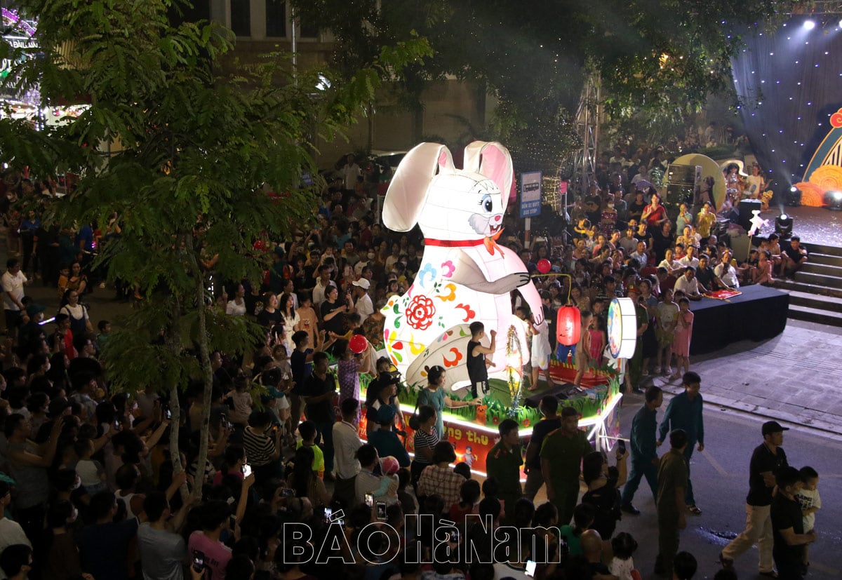 Impressive moments at the award ceremony of the 2023 City Mid-Autumn Festival Lantern Competition