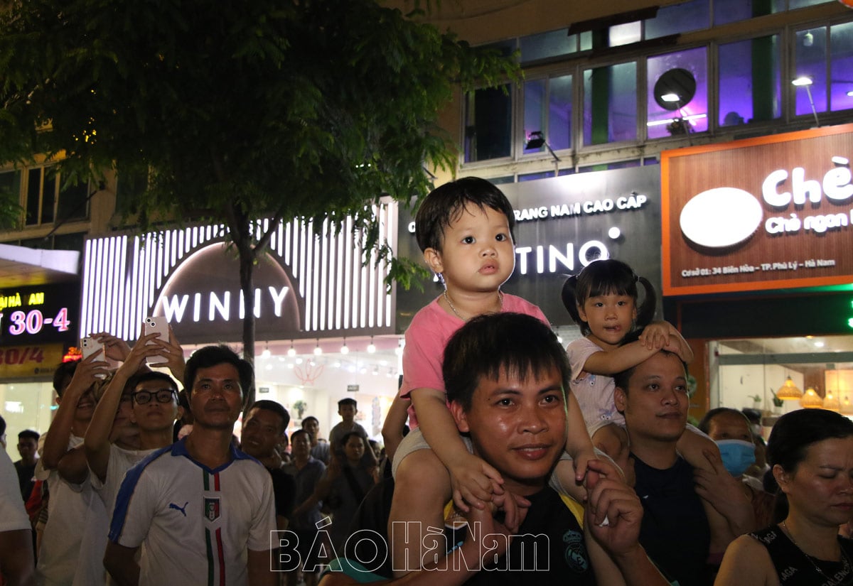 Impressive moments at the award ceremony of the 2023 City Mid-Autumn Festival Lantern Competition