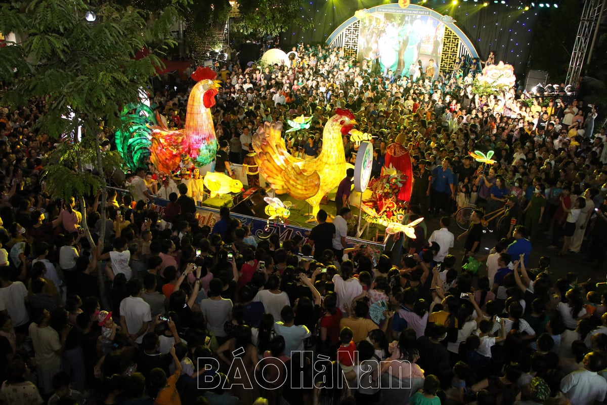 Impressive moments at the award ceremony of the 2023 City Mid-Autumn Festival Lantern Competition