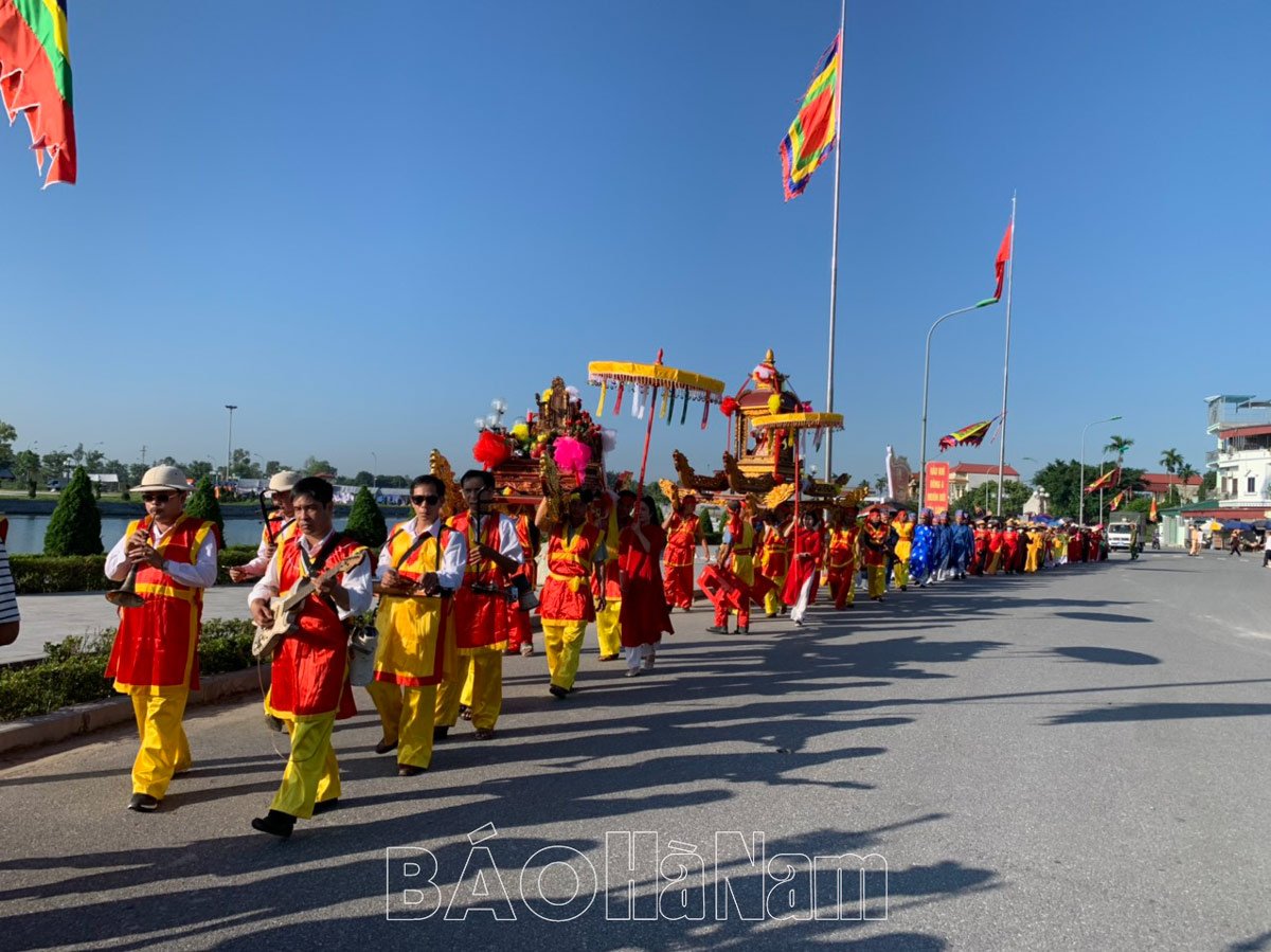 Im Tran-Thuong-Tempel findet eine spirituelle Zeremonie zum Todestag des Heiligen Tran statt