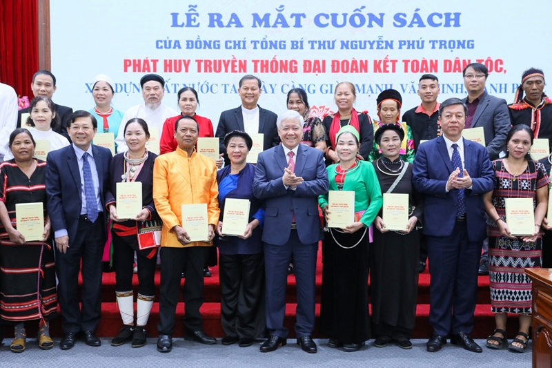 Ra mắt cuốn sách của Tổng Bí thư Nguyễn Phú Trọng về phát huy truyền thống đại đoàn kết toàn dân tộc