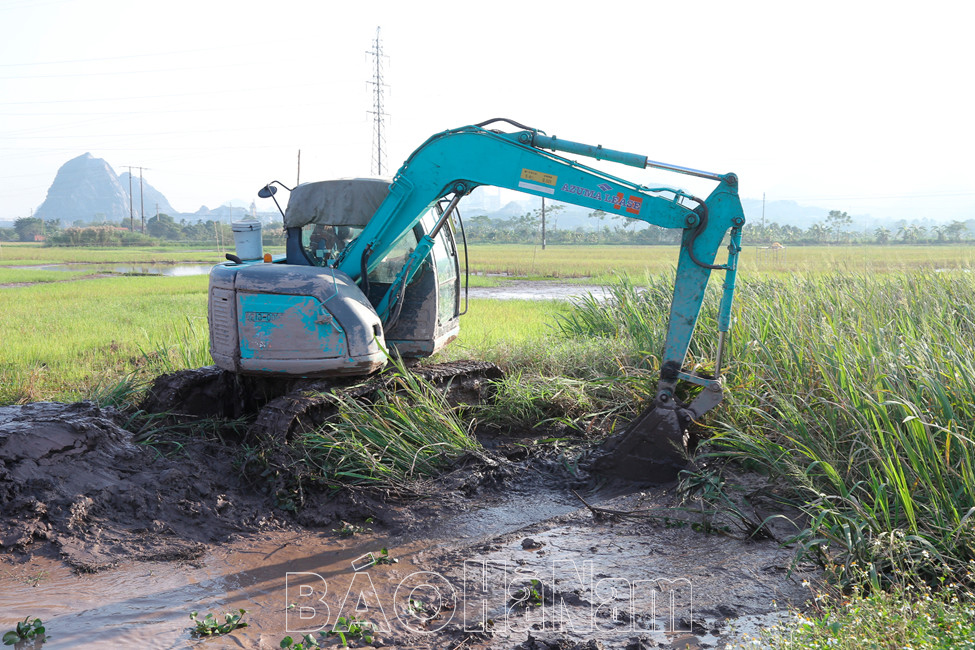 Kim Bảng đẩy nhanh tiến độ làm thủy lợi nội đồng