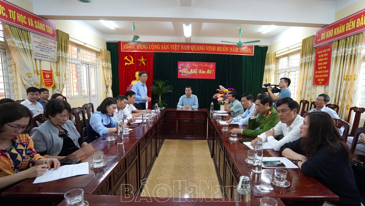 Répétition générale du programme de la Journée de la poésie dans la patrie de Tam Nguyen Yen Do Nguyen Khuyen