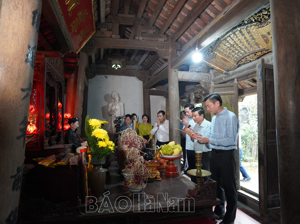 Répétition générale du programme de la Journée de la poésie dans la patrie de Tam Nguyen Yen Do Nguyen Khuyen