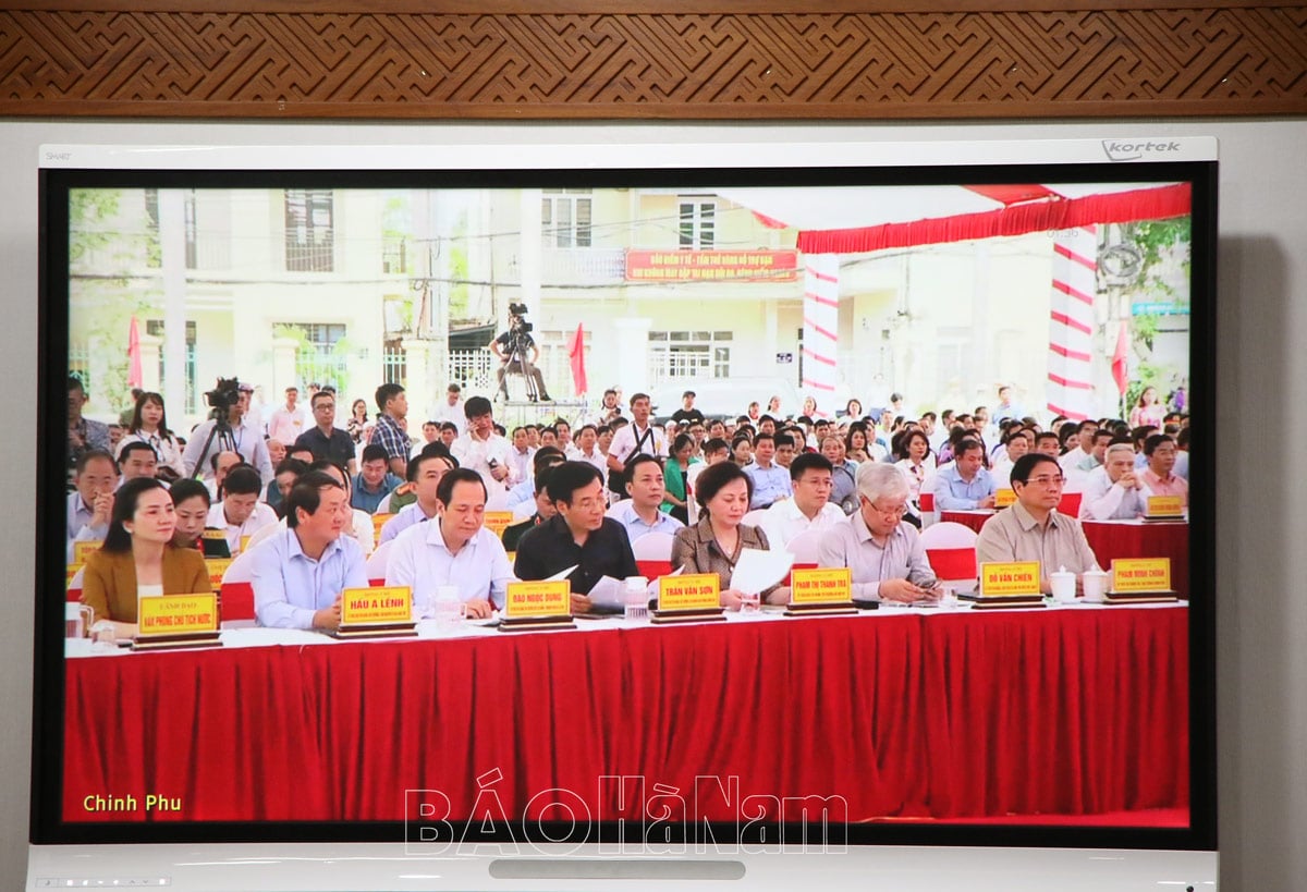 Thủ tướng Chính phủ Phạm Minh Chính phát động Phong trào thi đua “Xóa nhà tạm nhà dột nát” trong cả nước Từ nay đến hết năm 2025 cả nước xóa 170000 ngôi nhà tạm nhà dột nát cho người nghèo cận nghèo