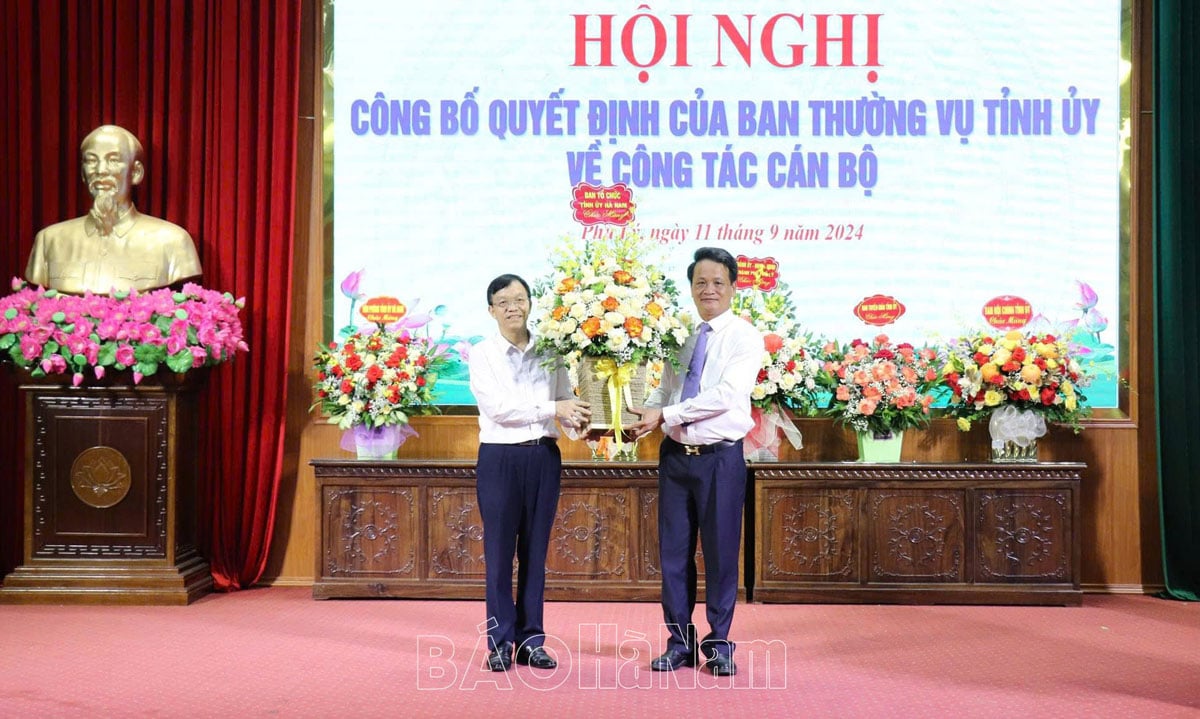 Thành ủy Phủ Lý công bố Quyết định của Ban thường vụ Tỉnh ủy về công tác cán bộ