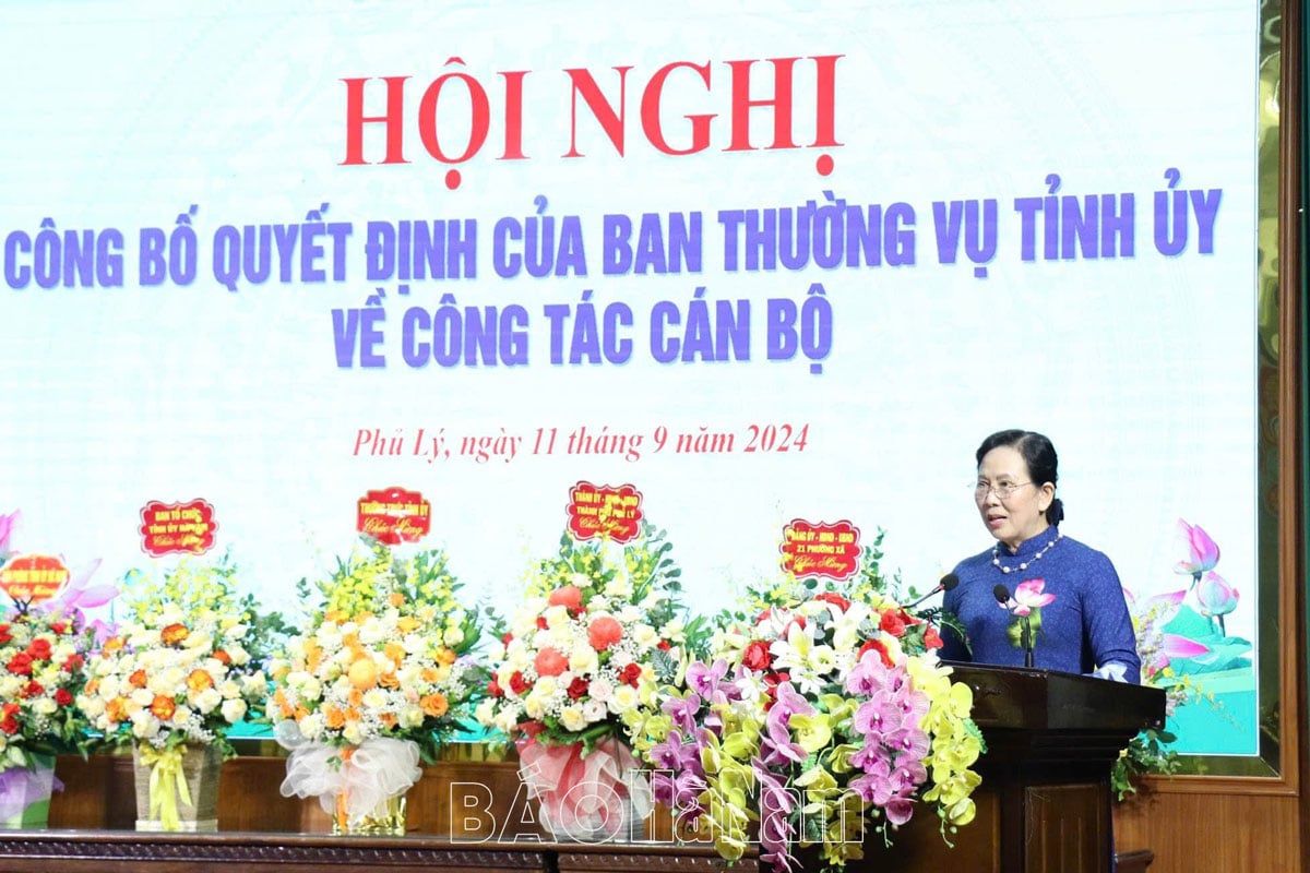 Thành ủy Phủ Lý công bố Quyết định của Ban thường vụ Tỉnh ủy về công tác cán bộ