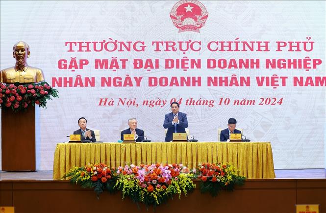 Thủ tướng Doanh nghiệp doanh nhân Việt Nam thực hiện 5 tiên phong phát triển cùng đất nước