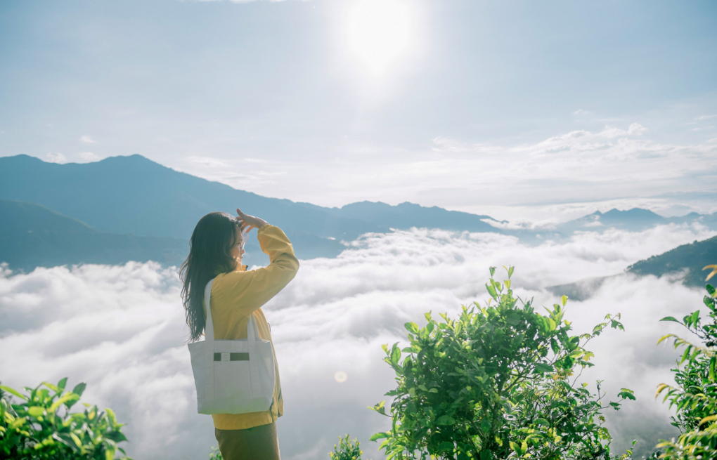 Tà Xùa vào mùa trekking và săn mây muộn