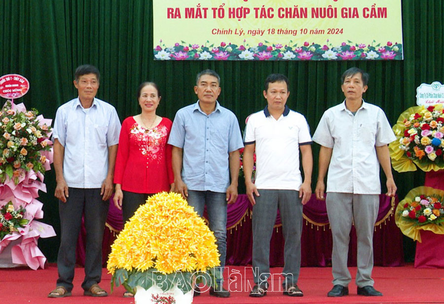 Ra mắt Tổ hợp tác chăn nuôi gia cầm xã Chính Lý