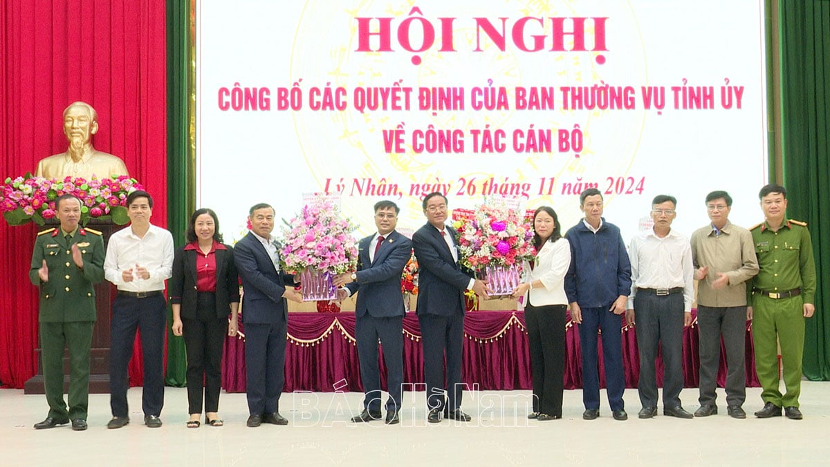 Công bố các quyết định của Ban Thường vụ Tỉnh ủy về công tác cán bộ​