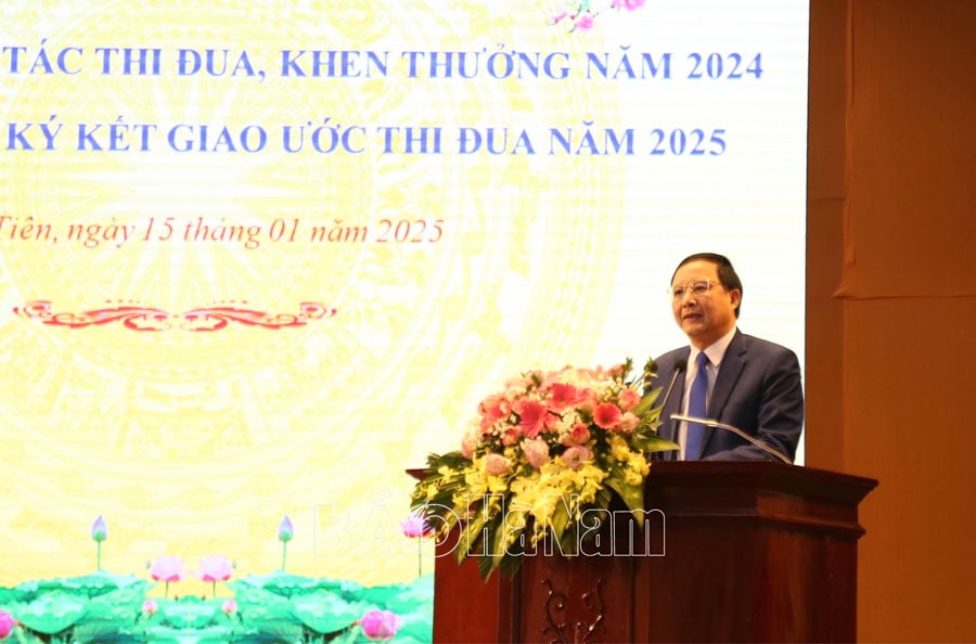 Thị xã Duy Tiên phát động và ký kết giao ước thi đua năm 2025