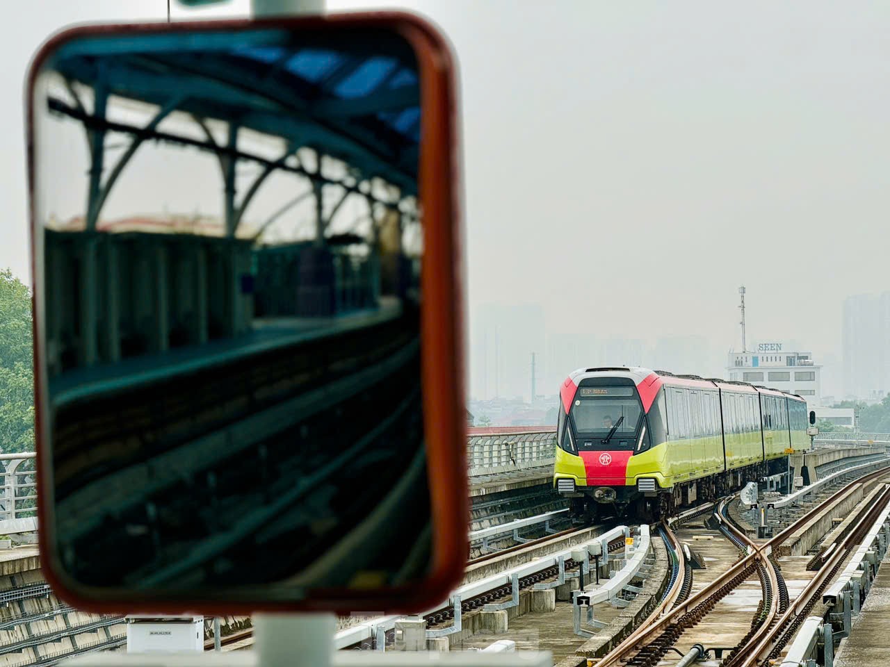 Hết miễn phí, metro Nhổn - ga Hà Nội vẫn ‘hút khách’ ngày cuối tuần ảnh 7