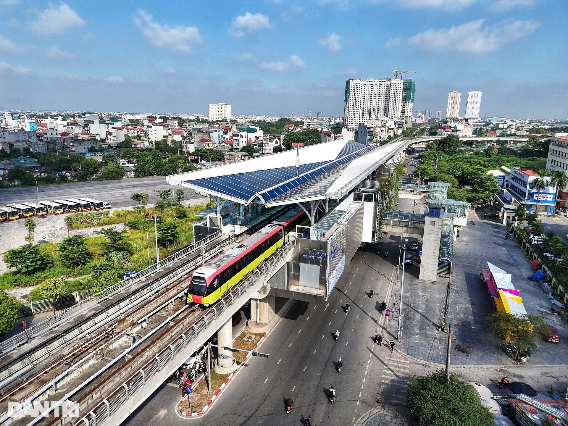 Ẩn ý trong các họa tiết tại ga tàu điện Nhổn - Cầu Giấy - 1