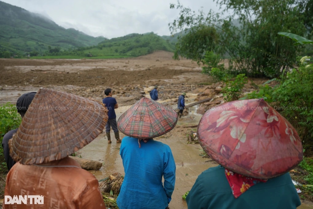 Lời kể của hai anh em thoát nạn trong thảm họa lũ quét ở Làng Nủ - 3