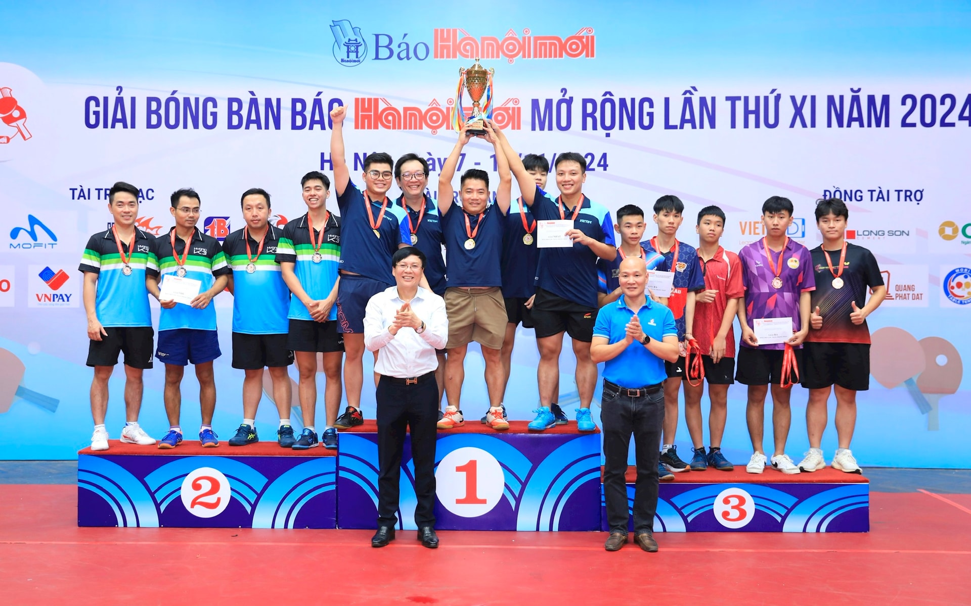 Những người chiến thắng tại giải bóng bàn tranh Cúp Báo Hànộimới 2024- Ảnh 4.