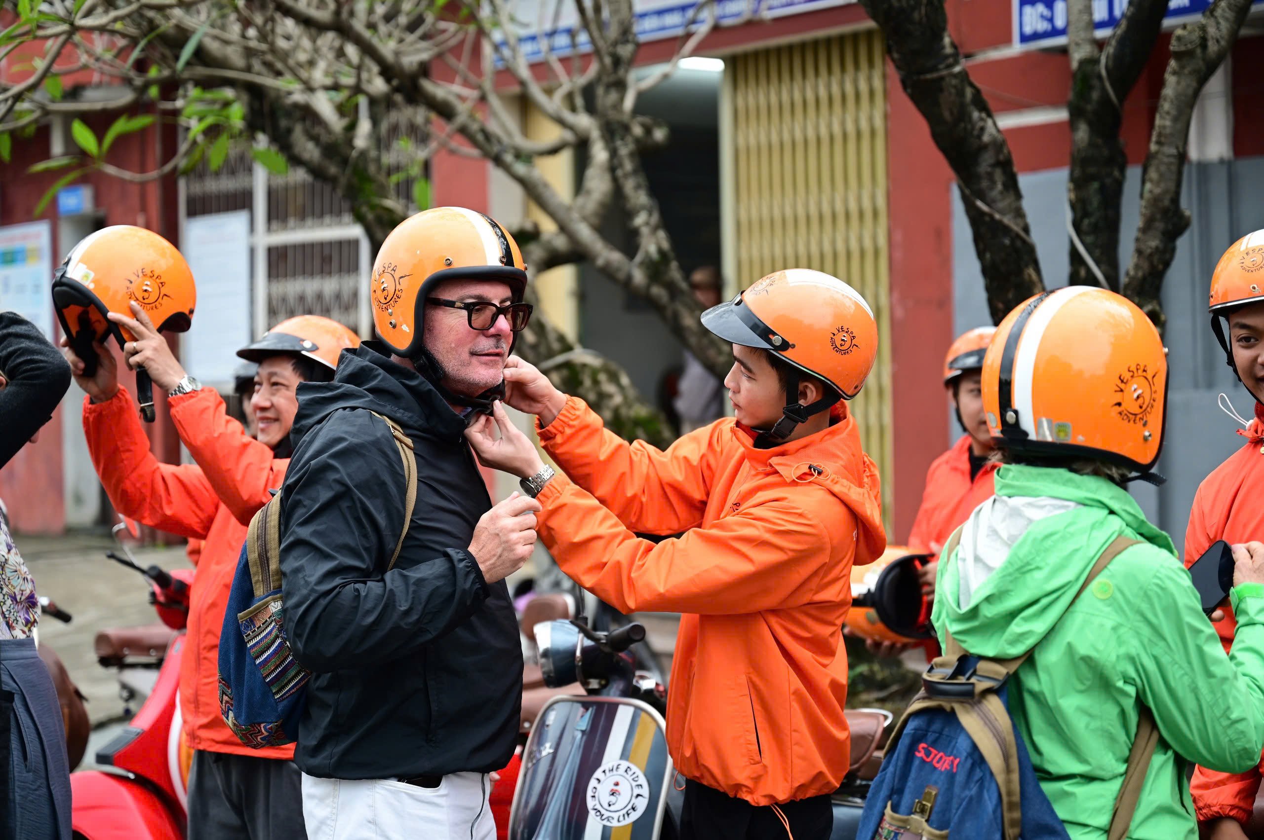 Đoàn tàu lửa hạng sang của Đường sắt Việt Nam chở khách du lịch xuyên Việt đến Huế- Ảnh 5.