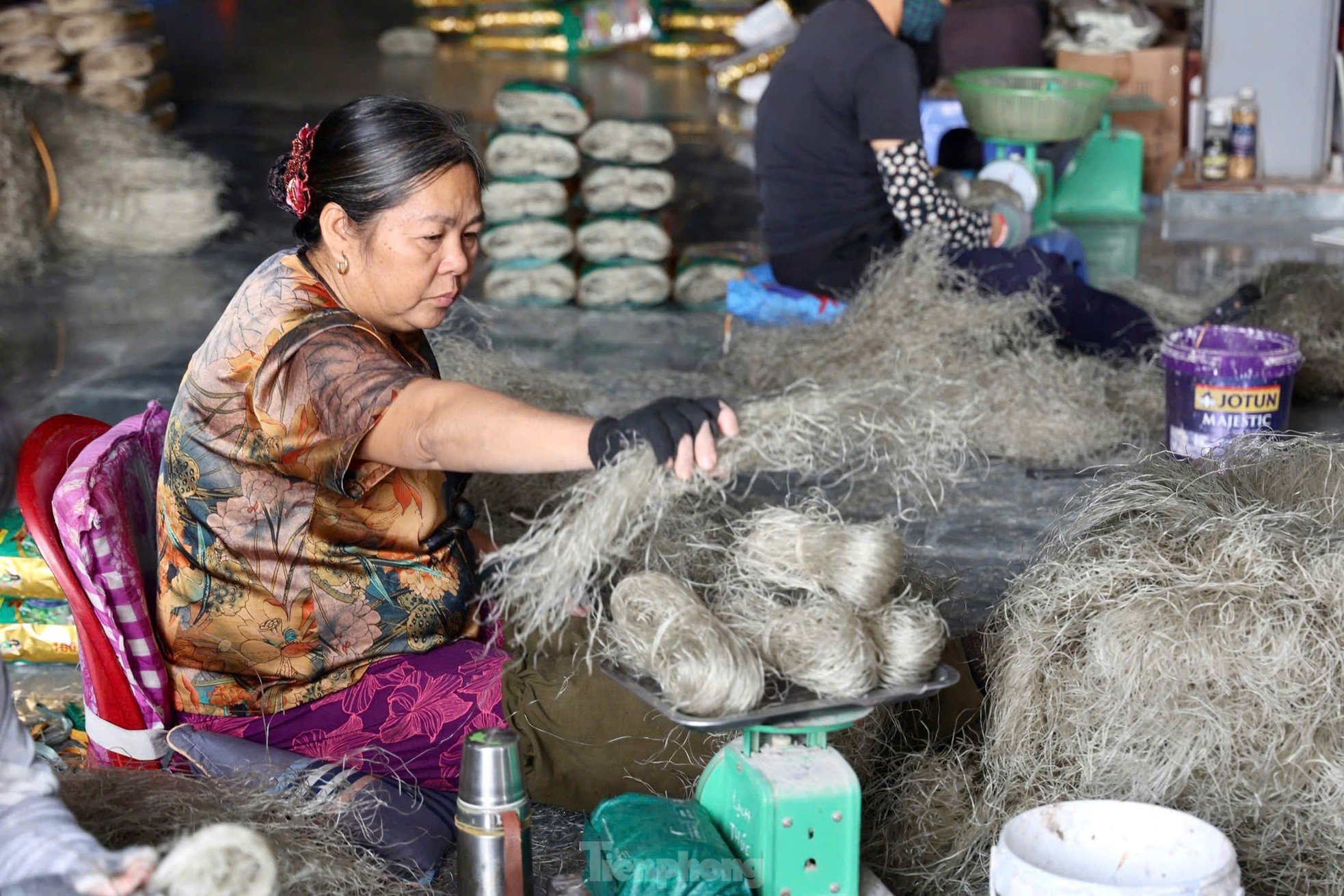 Rầm rập chạy đua với Tết ở làng nghề miến dong nổi tiếng của Hà Nội ảnh 19