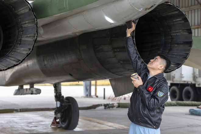 Phi công lái tiêm kích Su-30MK2 quyết tâm đưa hình ảnh Việt Nam vươn tầm thế giới- Ảnh 11.