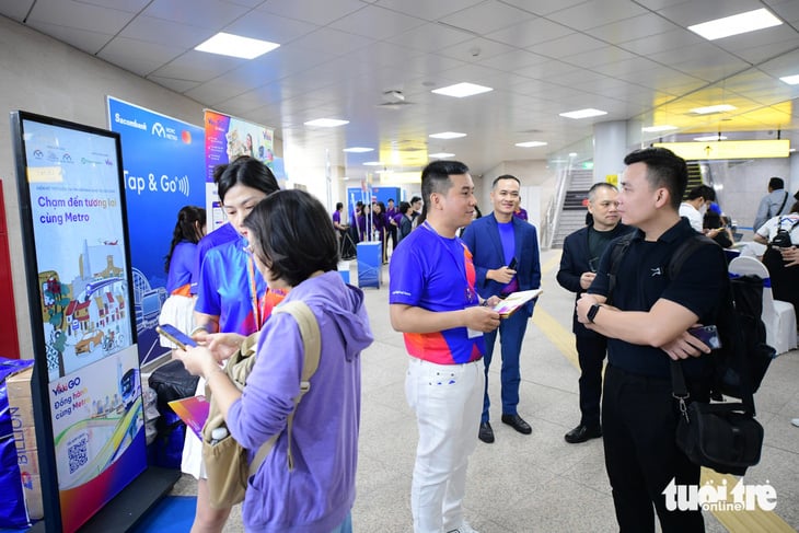 Tàu điện metro số 1 chính thức vận hành ở TP.HCM - Ảnh 10.