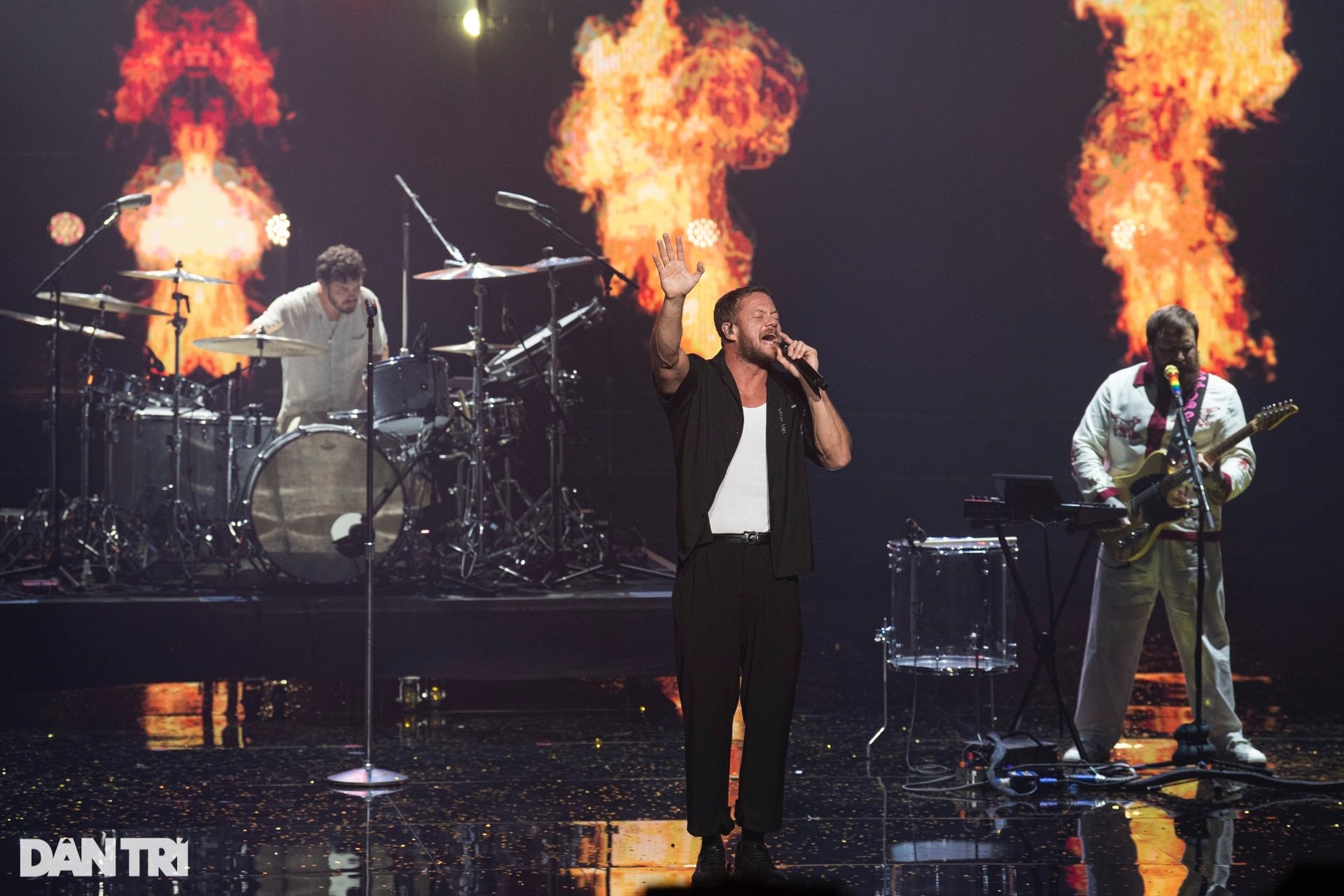 Imagine Dragons trình diễn ca khúc đạt hơn 2,7 tỷ lượt xem đến Hà Nội - 6