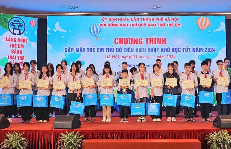 tre-em-thu-do-tieu-bieu-vuot-kho-hoc-tot-nhan-qua-ho-tro-cua-hoi-dong-bao-tro-quy-bao-tro-tre-em-ha-noi.-anh-minh-thu.jpg