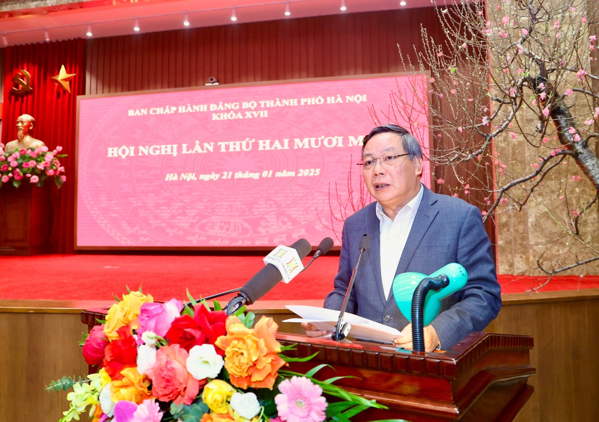 Phó Bí thư Thường trực Thành ủy Nguyễn Văn Phong phát biểu khai mạc hội nghị - Ảnh: Viết Thành