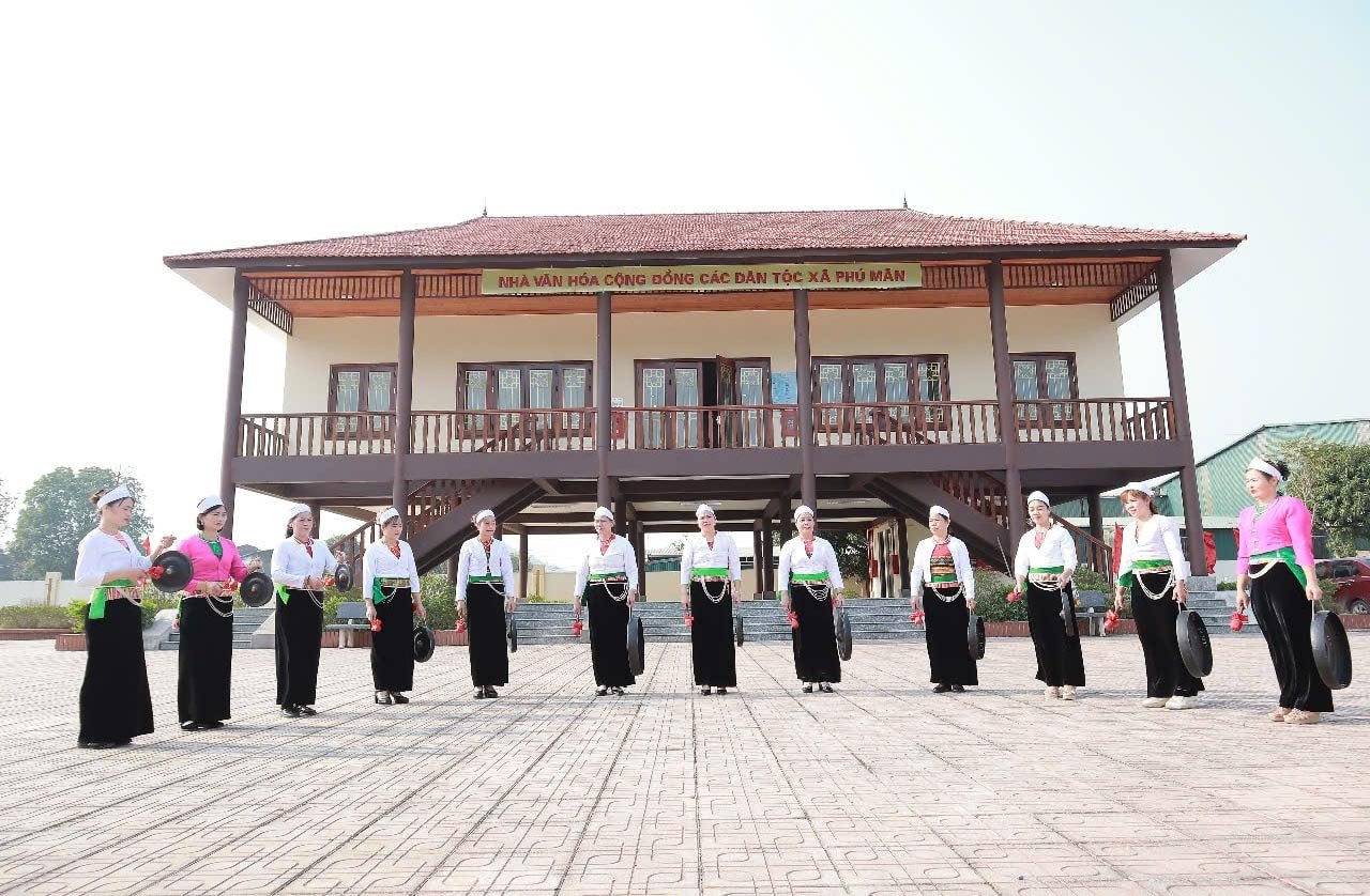 phu-nu-xa-phu-man-huyen-quoc-oai-luyen-tap-cong-chieng-chuan-bi-bieu-dien-dip-tet-nguyen-dan-at-ty-2025..jpg