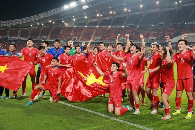 Đội tuyển bóng đá nam Việt Nam mừng chiến thắng khi giành ngôi vô địch ASEAN CUP 2024.