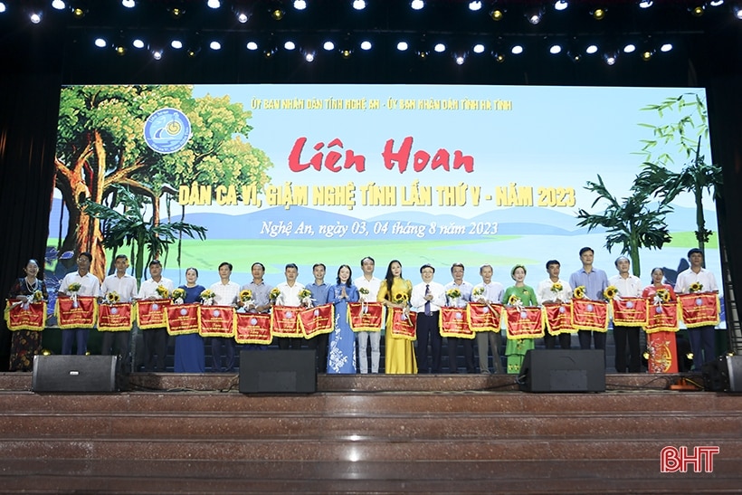 Khai mạc Liên hoan dân ca ví, giặm Nghệ Tĩnh lần thứ V