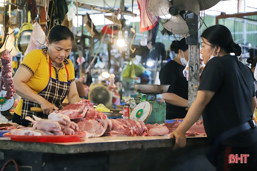 Lương tăng và nỗi lo giá cả hàng hóa “leo thang”