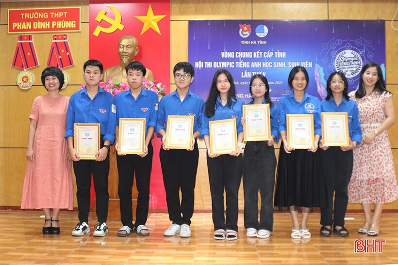 Trao giải Hội thi Olympic Tiếng Anh học sinh, sinh viên lần thứ V