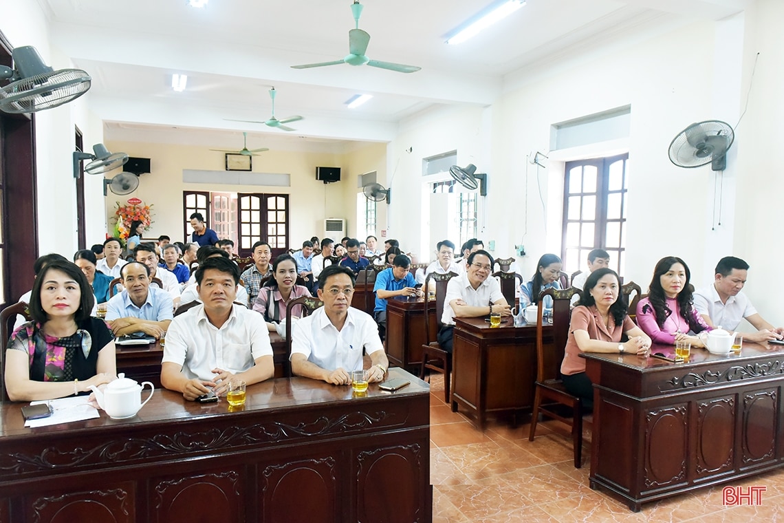 Ông Ngô Văn Huỳnh được bầu giữ chức Chủ tịch Hội Nông dân Hà Tĩnh