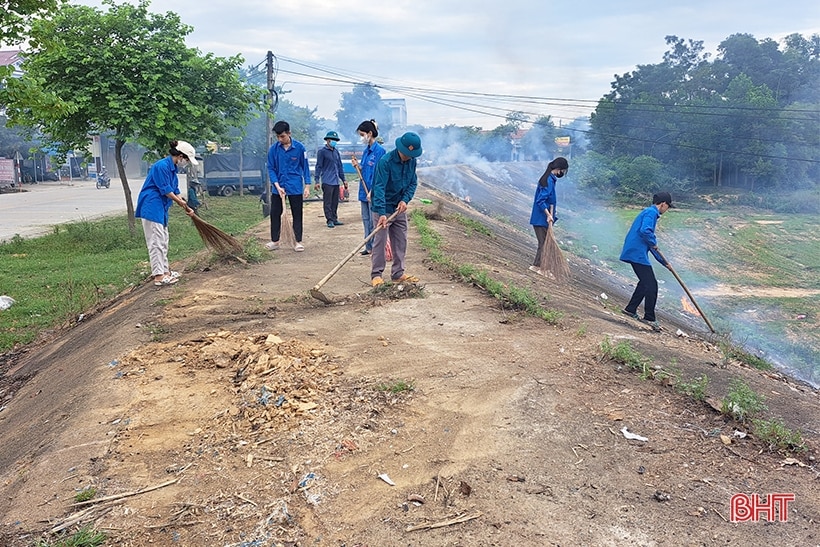 Tuổi trẻ Vũ Quang lắp đặt đường điện, ra mắt mô hình kinh tế